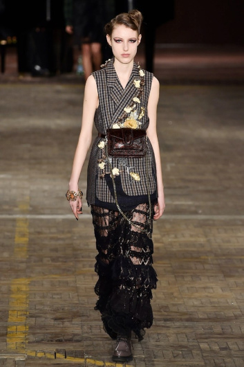 Fotoservizio/FW 18-19/WOMEN/ANTONIO MARRAS/DP2/7