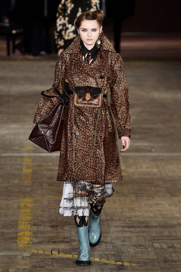 Fotoservizio/FW 18-19/WOMEN/ANTONIO MARRAS/DP2/1