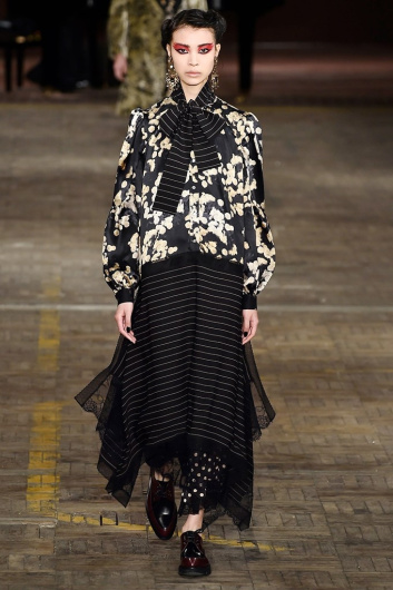 Fotoservizio/FW 18-19/WOMEN/ANTONIO MARRAS/DP2/2