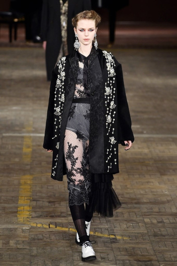 Fotoservizio/FW 18-19/WOMEN/ANTONIO MARRAS/DP2/4