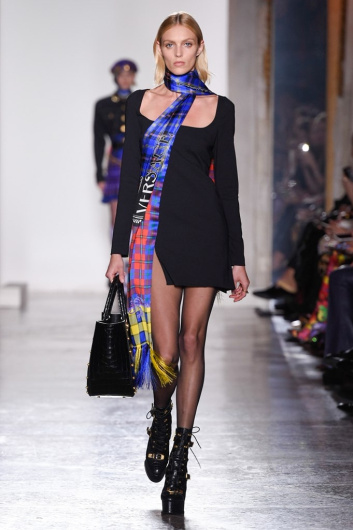 Fotoservizio/FW 18-19/WOMEN/VERSACE/DP2/9