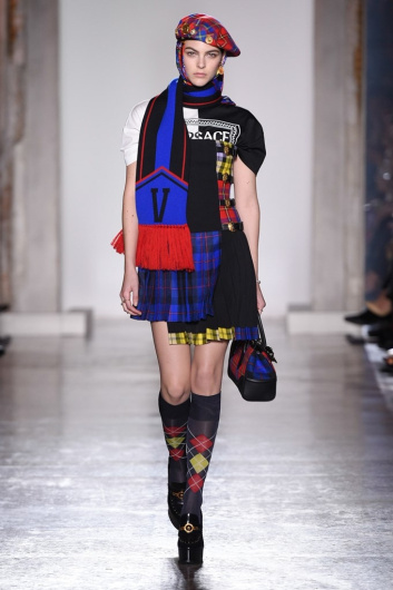 Fotoservizio/FW 18-19/WOMEN/VERSACE/DP2/7