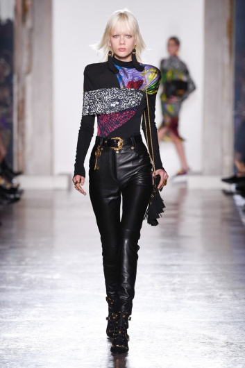 Fotoservizio/FW 18-19/WOMEN/VERSACE/DP2/4