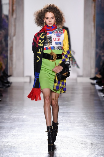 Fotoservizio/FW 18-19/WOMEN/VERSACE/DP2/2