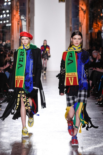 Fotoservizio/FW 18-19/WOMEN/VERSACE/DP2/0