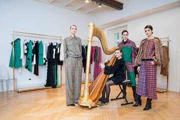 Fotoservizio/FW 18-19/WOMEN/CAPUCCI/DP2/0