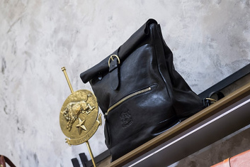 Fotoservizio/FW 18-19/WOMEN/IL BISONTE/DP2/36