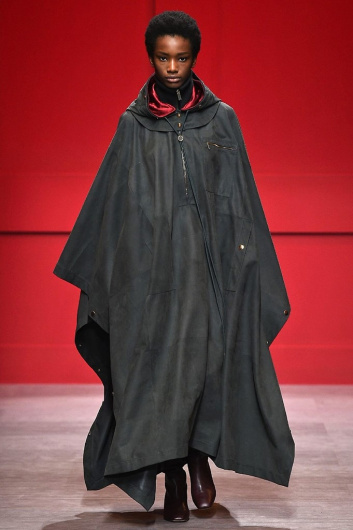 Fotoservizio/FW 18-19/WOMEN/SALVATORE FERRAGAMO/DP2/4