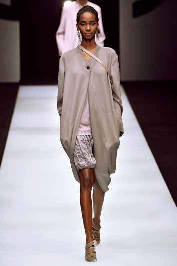 Fotoservizio/FW 18-19/WOMEN/GIORGIO ARMANI/DP2/2