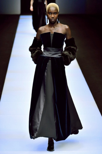 Fotoservizio/FW 18-19/WOMEN/GIORGIO ARMANI/DP2/3