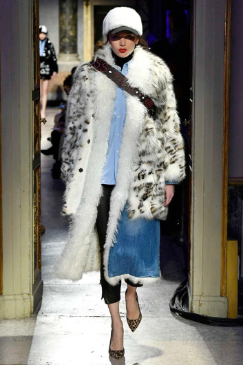 Fotoservizio/FW 18-19/WOMEN/SIMONETTA RAVIZZA/DP2/6