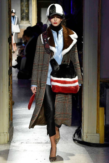 Fotoservizio/FW 18-19/WOMEN/SIMONETTA RAVIZZA/DP2/0