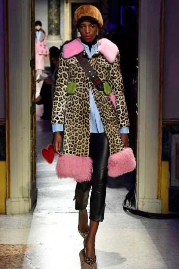 Fotoservizio/FW 18-19/WOMEN/SIMONETTA RAVIZZA/DP2/3