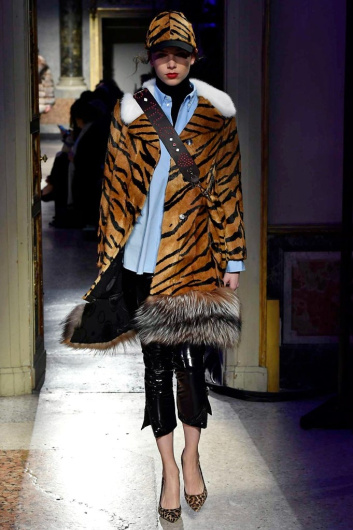 Fotoservizio/FW 18-19/WOMEN/SIMONETTA RAVIZZA/DP2/3