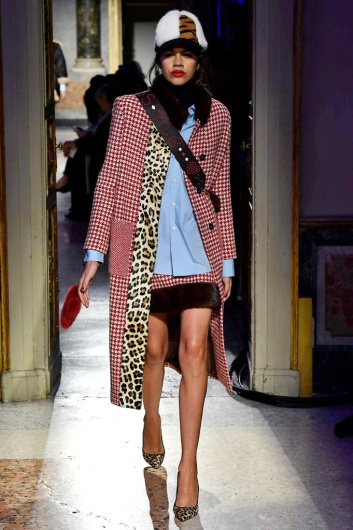 Fotoservizio/FW 18-19/WOMEN/SIMONETTA RAVIZZA/DP2/7