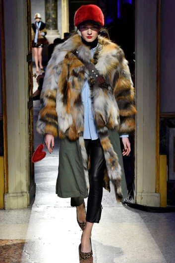 Fotoservizio/FW 18-19/WOMEN/SIMONETTA RAVIZZA/DP2/2