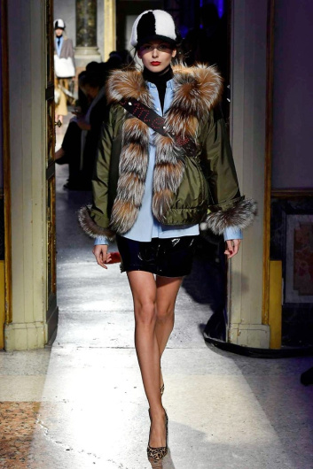 Fotoservizio/FW 18-19/WOMEN/SIMONETTA RAVIZZA/DP2/2
