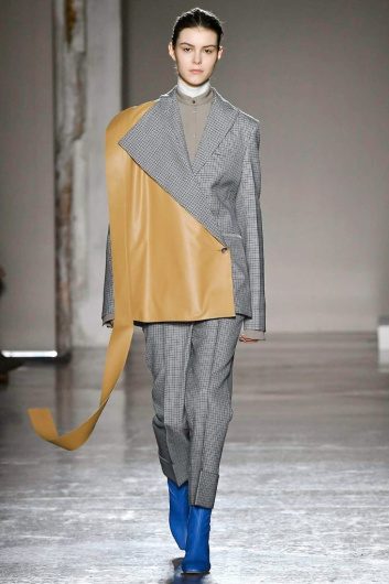 Fotoservizio/FW 18-19/WOMEN/GABRIELE COLANGELO/DP2/1
