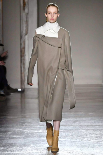 Fotoservizio/FW 18-19/WOMEN/GABRIELE COLANGELO/DP2/13
