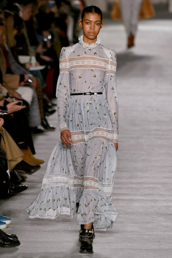 Fotoservizio/FW 18-19/WOMEN/PHILOSOPHY DI LORENZO SERAFINI/DP2/10