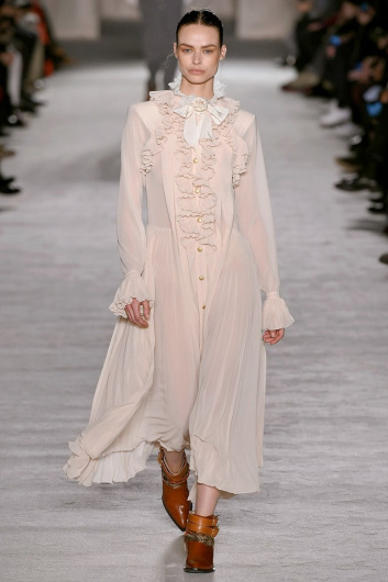 Fotoservizio/FW 18-19/WOMEN/PHILOSOPHY DI LORENZO SERAFINI/DP2/3