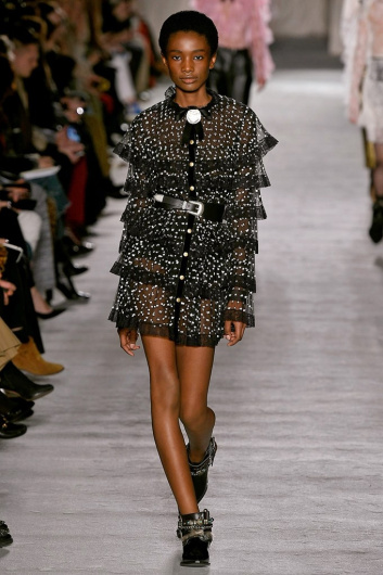 Fotoservizio/FW 18-19/WOMEN/PHILOSOPHY DI LORENZO SERAFINI/DP2/1