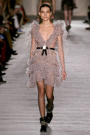Fotoservizio/FW 18-19/WOMEN/PHILOSOPHY DI LORENZO SERAFINI/DP2/3