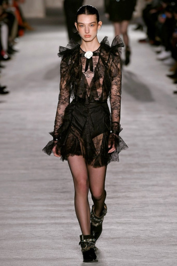 Fotoservizio/FW 18-19/WOMEN/PHILOSOPHY DI LORENZO SERAFINI/DP2/4