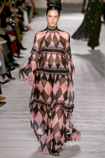 Fotoservizio/FW 18-19/WOMEN/PHILOSOPHY DI LORENZO SERAFINI/DP2/1