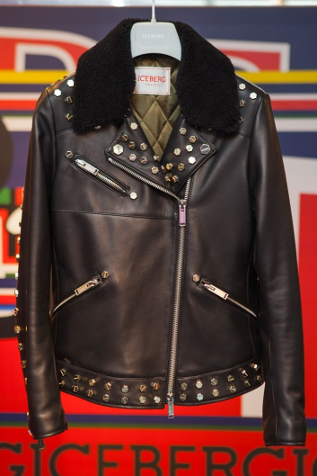 Fotoservizio/FW 18-19/WOMEN/ICEBERG/DP2/27