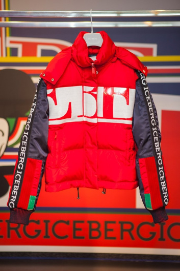 Fotoservizio/FW 18-19/WOMEN/ICEBERG/DP2/33