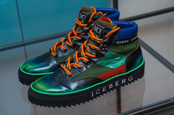 Fotoservizio/FW 18-19/WOMEN/ICEBERG/DP2/54