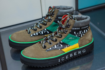 Fotoservizio/FW 18-19/WOMEN/ICEBERG/DP2/55