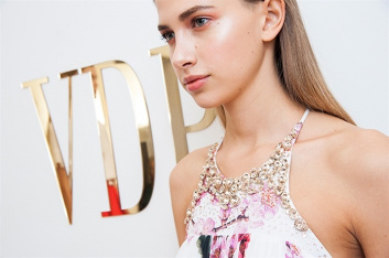 Fotoservizio/SS 2016/WOMEN/VIA DELLE PERLE VDP/DP2/30
