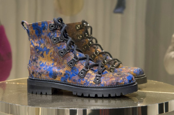 Fotoservizio/FW 18-19/WOMEN/JIMMY CHOO/DP2/4
