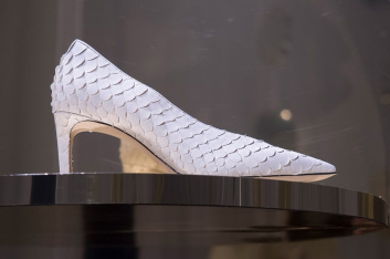 Fotoservizio/FW 18-19/WOMEN/JIMMY CHOO/DP2/3