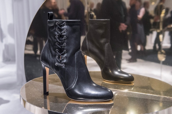 Fotoservizio/FW 18-19/WOMEN/JIMMY CHOO/DP2/19