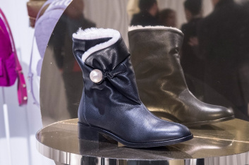 Fotoservizio/FW 18-19/WOMEN/JIMMY CHOO/DP2/11