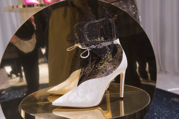 Fotoservizio/FW 18-19/WOMEN/JIMMY CHOO/DP2/35