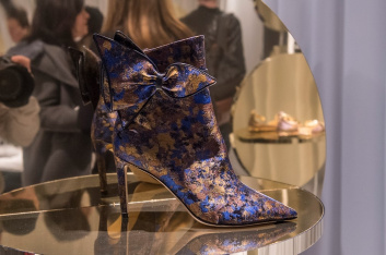 Fotoservizio/FW 18-19/WOMEN/JIMMY CHOO/DP2/46