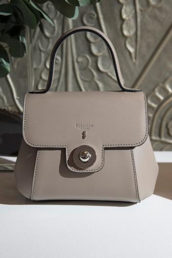 Fotoservizio/FW 18-19/WOMEN/SERAPIAN/DP2/20