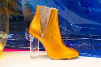 Fotoservizio/SS 2019/WOMEN/PRESENTAZIONE/MARIO VALENTINO/DP2/9