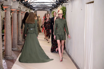 Fotoservizio/SS 2019/WOMEN/PRESENTAZIONE/ANTONIO CROCE/DP2/6