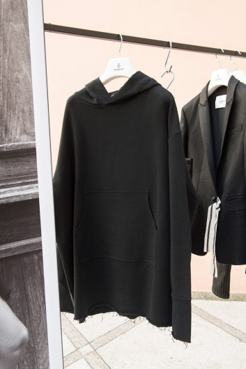 Fotoservizio/SS 2019/WOMEN/PRESENTAZIONE/DONDUP/DP2/7