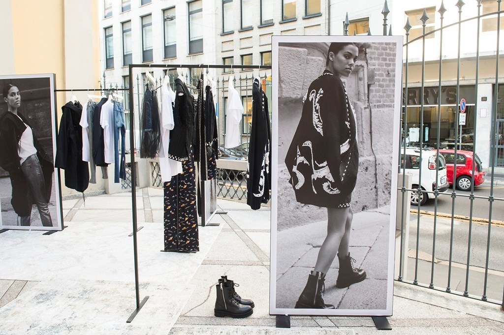 Fotoservizio/SS 2019/WOMEN/PRESENTAZIONE/DONDUP/DP2/46