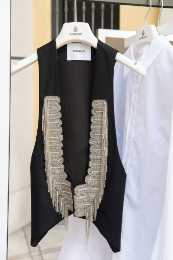 Fotoservizio/SS 2019/WOMEN/PRESENTAZIONE/DONDUP/DP2/77
