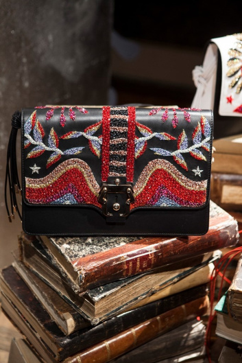 Fotoservizio/SS 2019/WOMEN/PRESENTAZIONE/PAULA CADEMARTORI/DP2/3