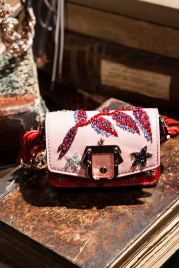 Fotoservizio/SS 2019/WOMEN/PRESENTAZIONE/PAULA CADEMARTORI/DP2/4