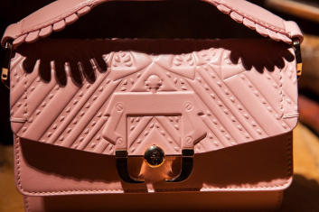Fotoservizio/SS 2019/WOMEN/PRESENTAZIONE/PAULA CADEMARTORI/DP2/57