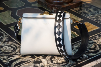 Fotoservizio/SS 2019/WOMEN/PRESENTAZIONE/SERAPIAN/DP2/9